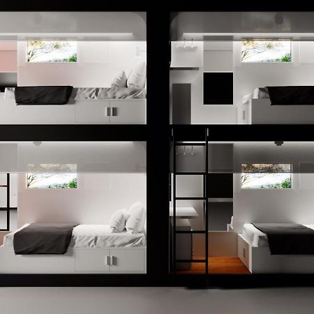 M Pods Malaga Hotel Bagian luar foto