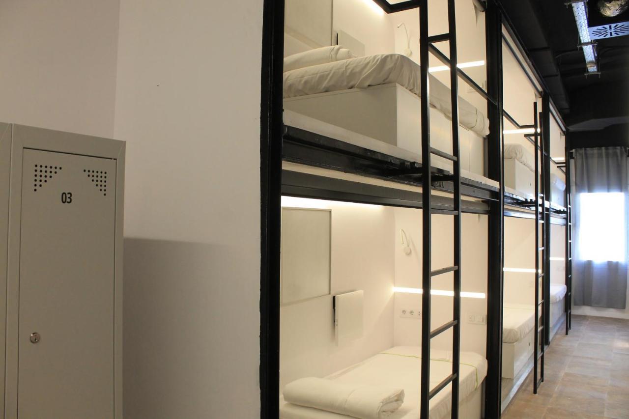 M Pods Malaga Hotel Bagian luar foto