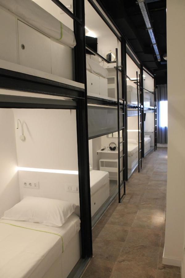 M Pods Malaga Hotel Bagian luar foto