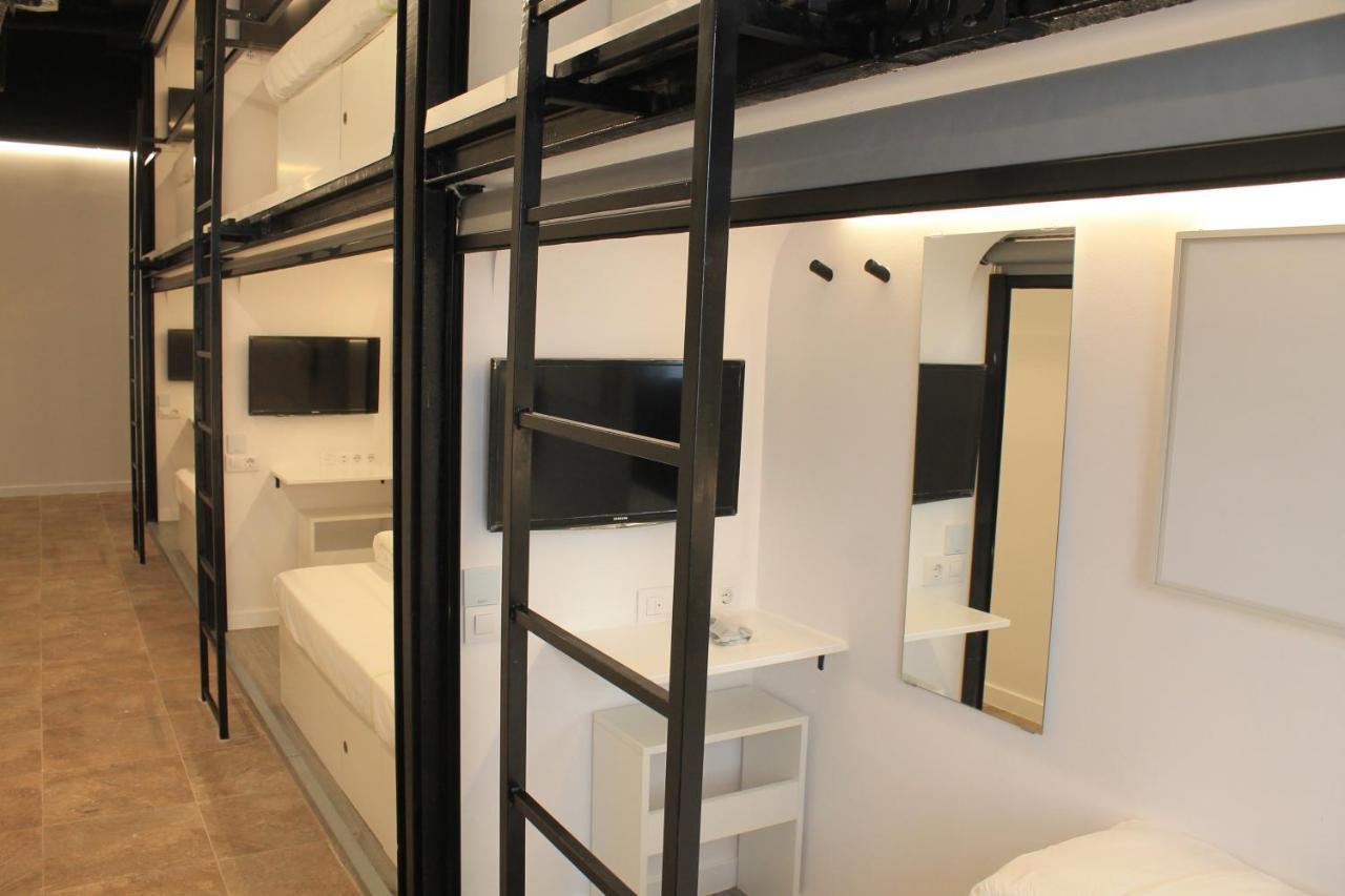 M Pods Malaga Hotel Bagian luar foto