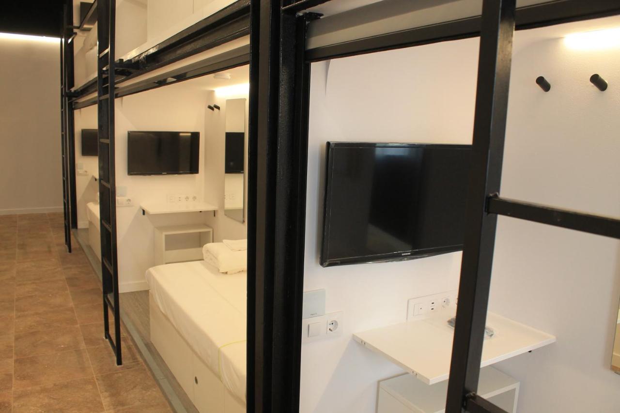 M Pods Malaga Hotel Bagian luar foto
