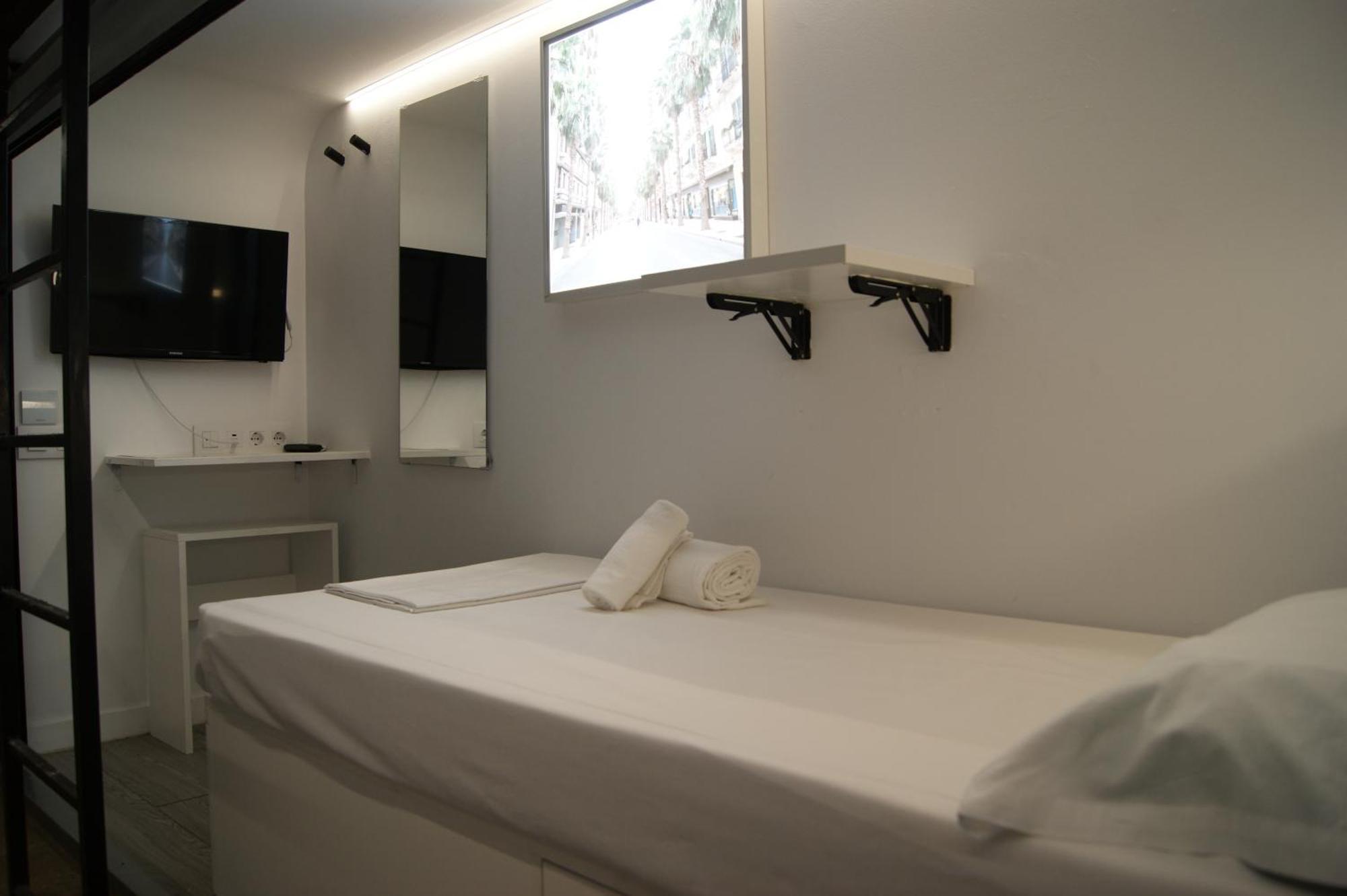 M Pods Malaga Hotel Bagian luar foto