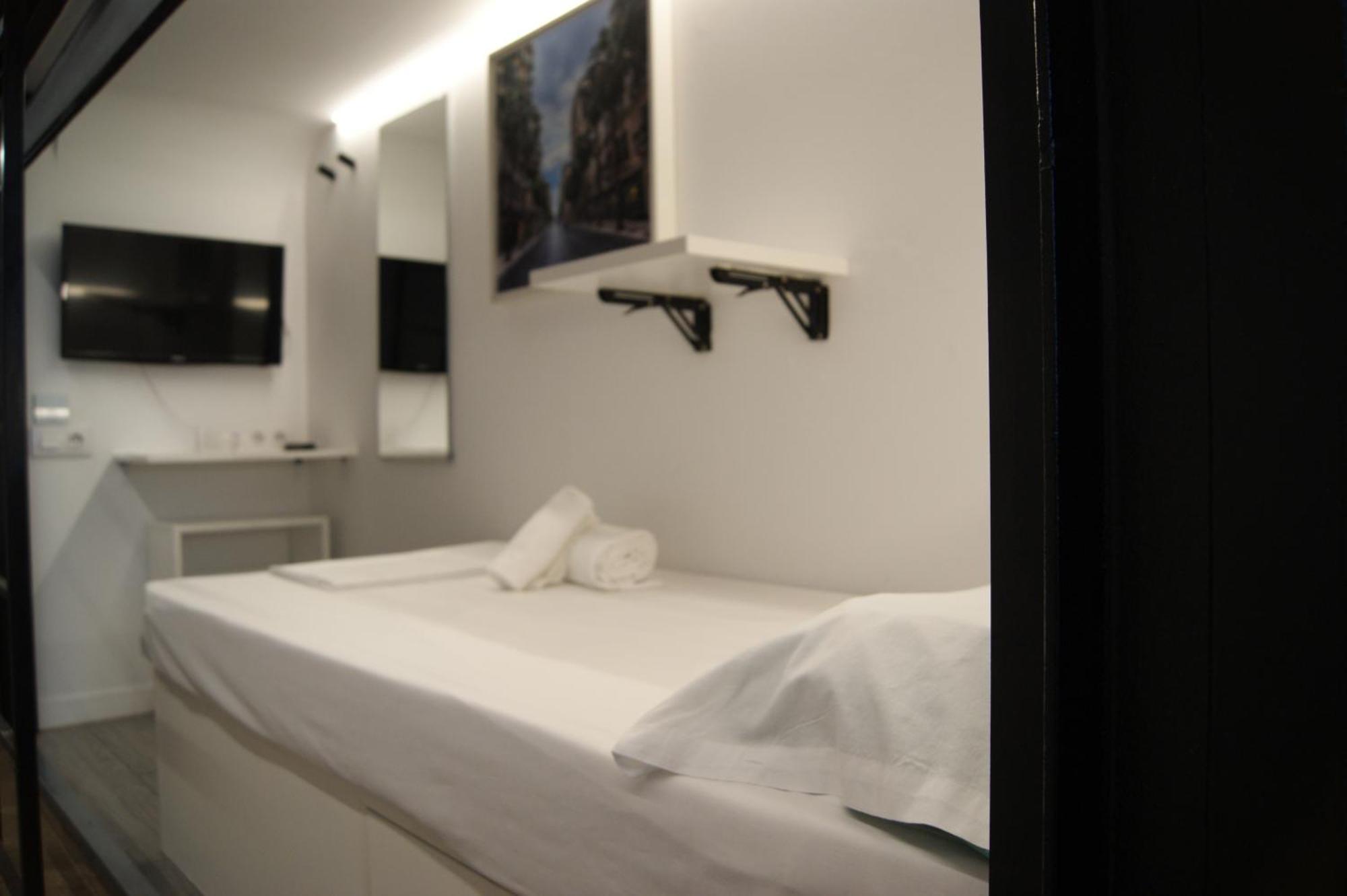 M Pods Malaga Hotel Bagian luar foto