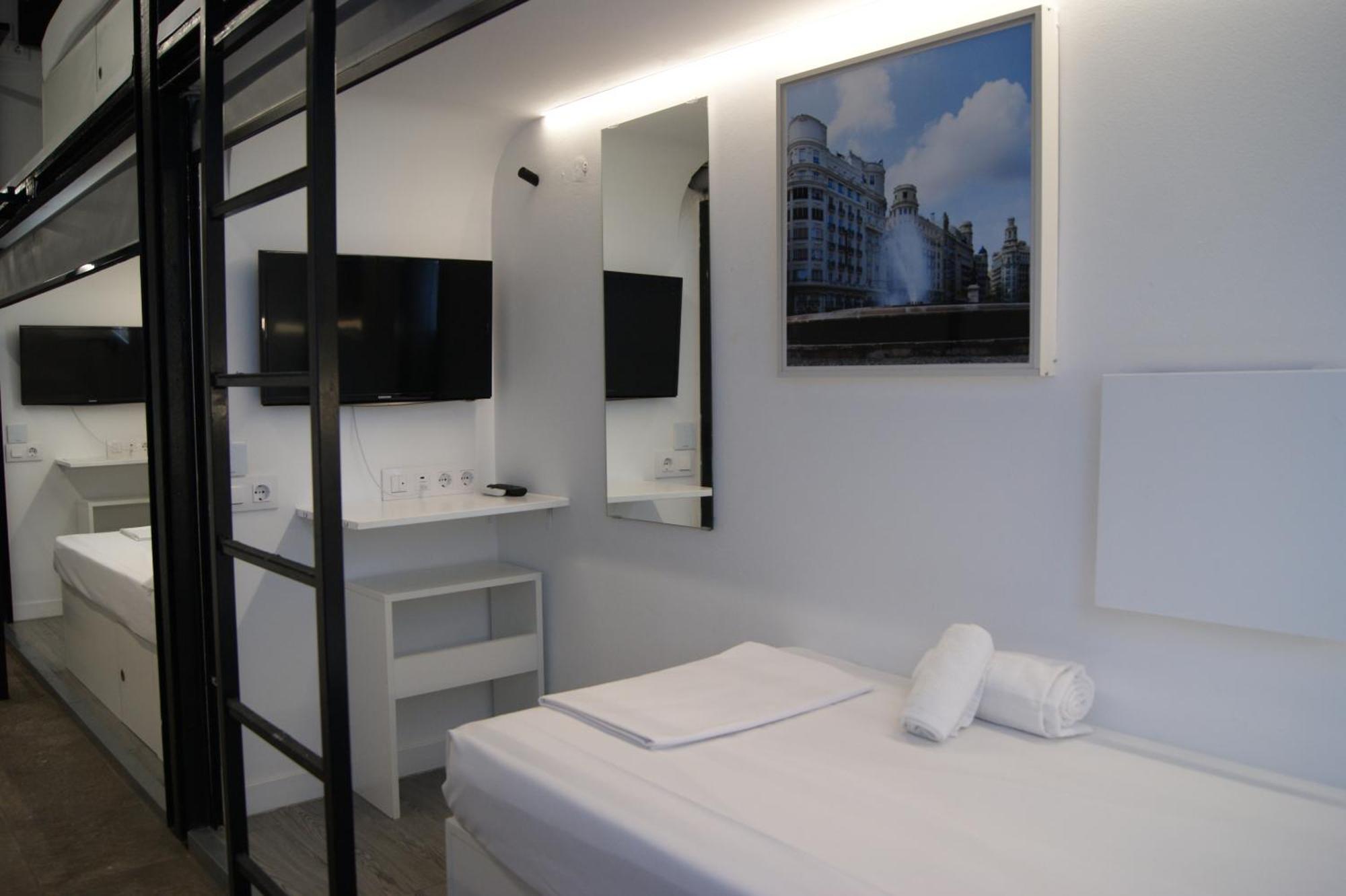 M Pods Malaga Hotel Bagian luar foto