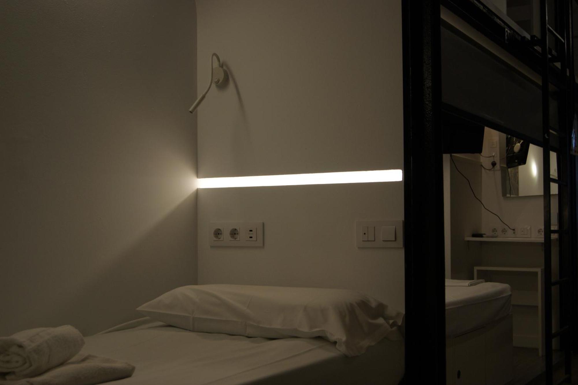 M Pods Malaga Hotel Bagian luar foto