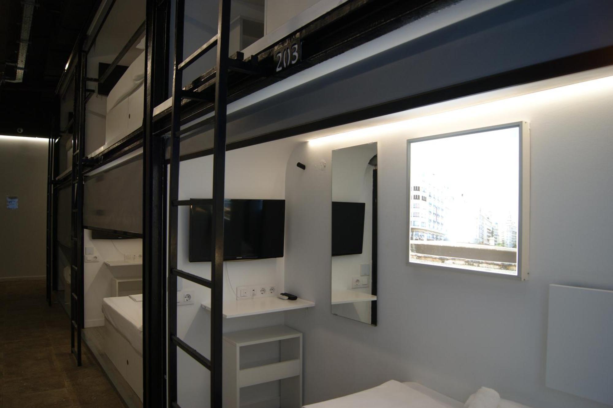 M Pods Malaga Hotel Bagian luar foto